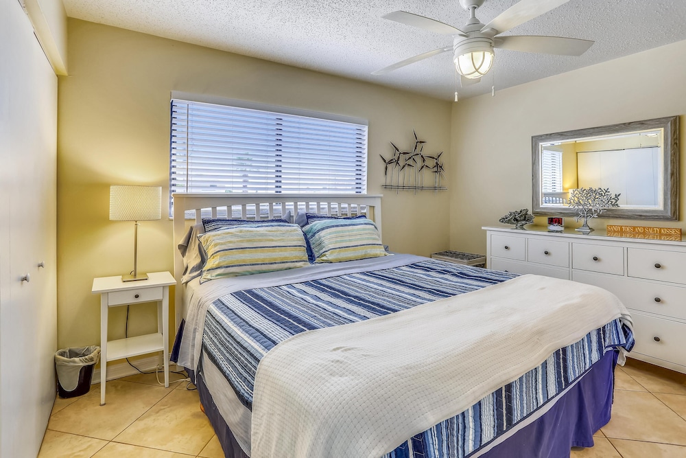 Sunset Chateau 207