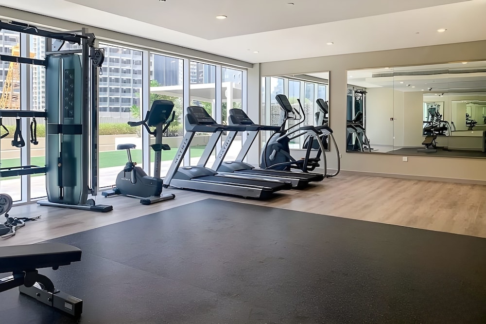 Keyrock Living - Lakeview Luxury Retreat