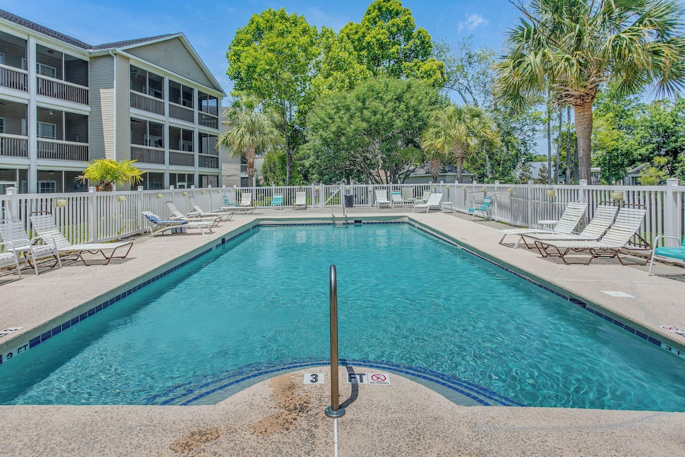 1 Mi to Beach: Family Condo in North Myrtle Beach!