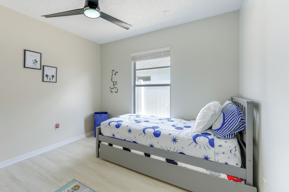 Sunny Skies & Disney Days: Davenport Home w/ Pool!