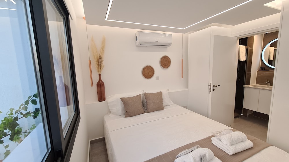 Phaedrus Living: Venus Seaview Lighthouse Villa view 3