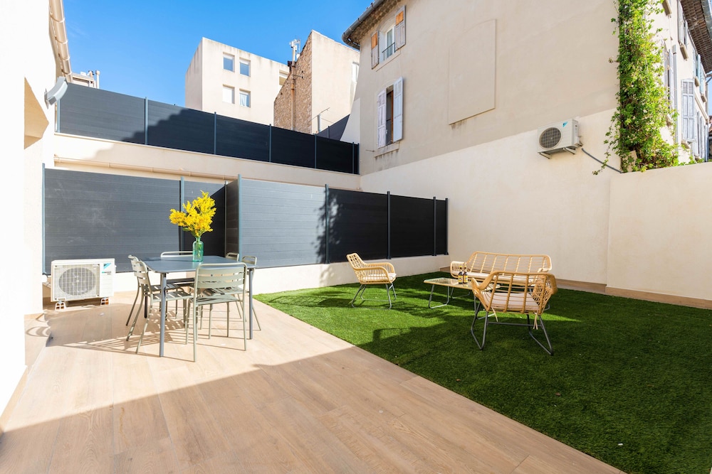 Les Maisons du Parc en Marseille — balance & terrace