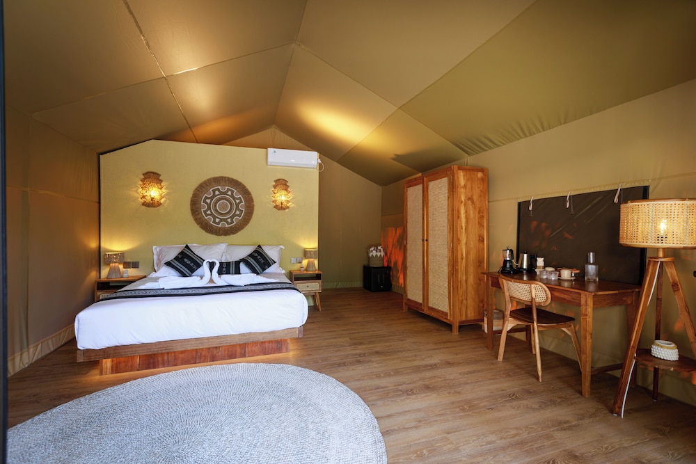 Barefoot Glamping