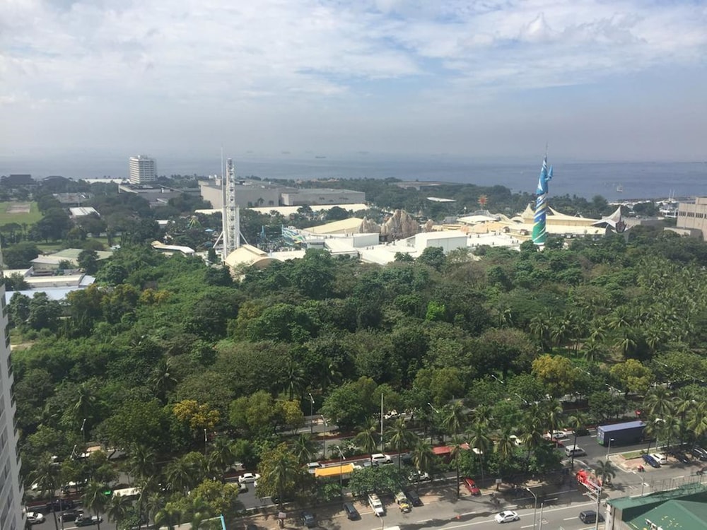 MaxStays Max View at Breeze Residences