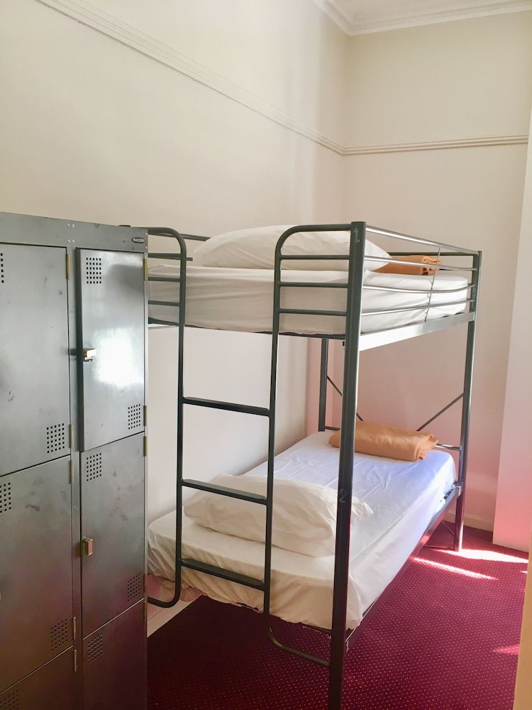 Freemans Backpackers Lodge - Hostel