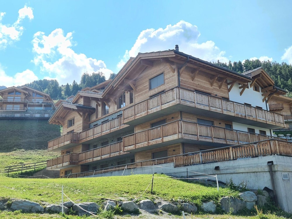 Apartment in Ski In Ski Out Location