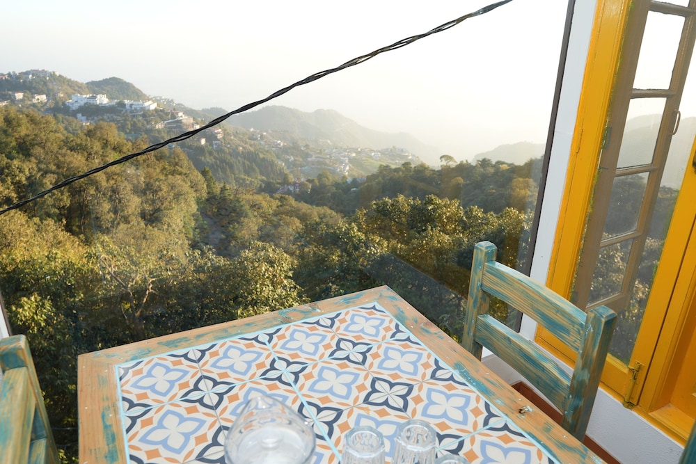 Sansa By The Woods - Manor Mussoorie