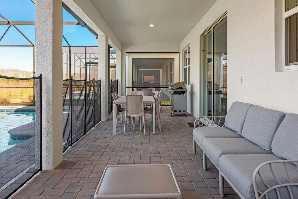 8BR Villa - Game Room & Themed Rooms