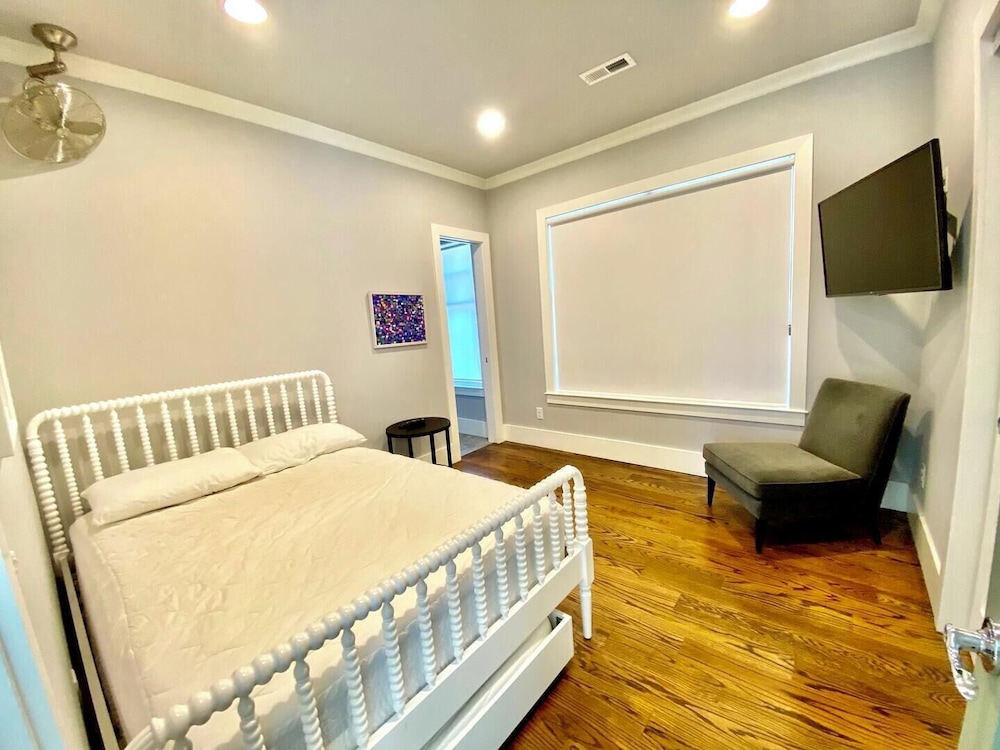 Bayard Avenue 300