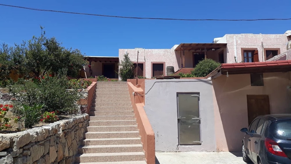Ambeles Apartments