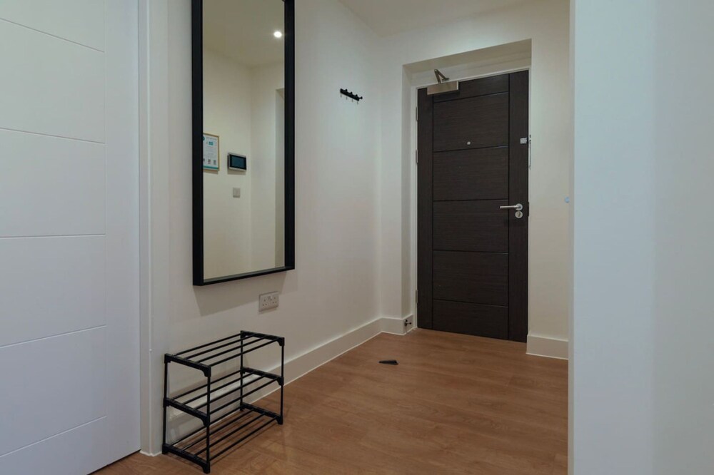 Luxury Manchester Apartment - Pink