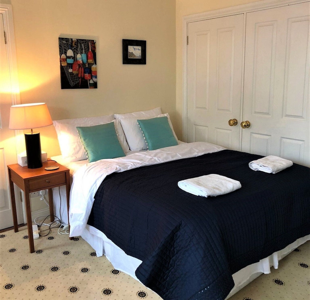 2 Bedroom Harbour View Apartment in Kinsale