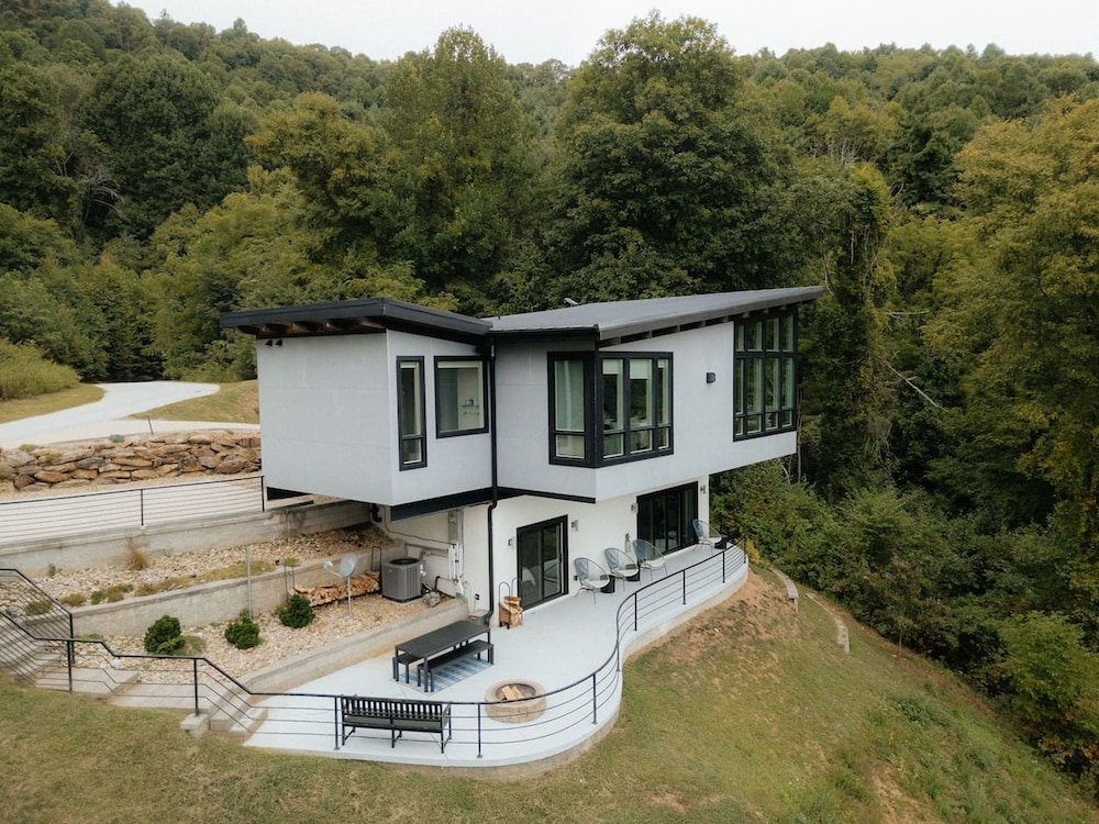 Luxury Retreat in the Clouds Jaw-dropping Views