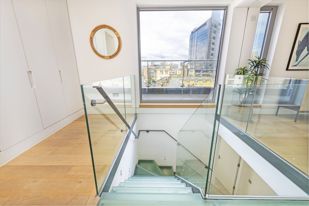 Accomodo London Waterloo - Luxury & Spacious Triplex Penthouse on Southbank