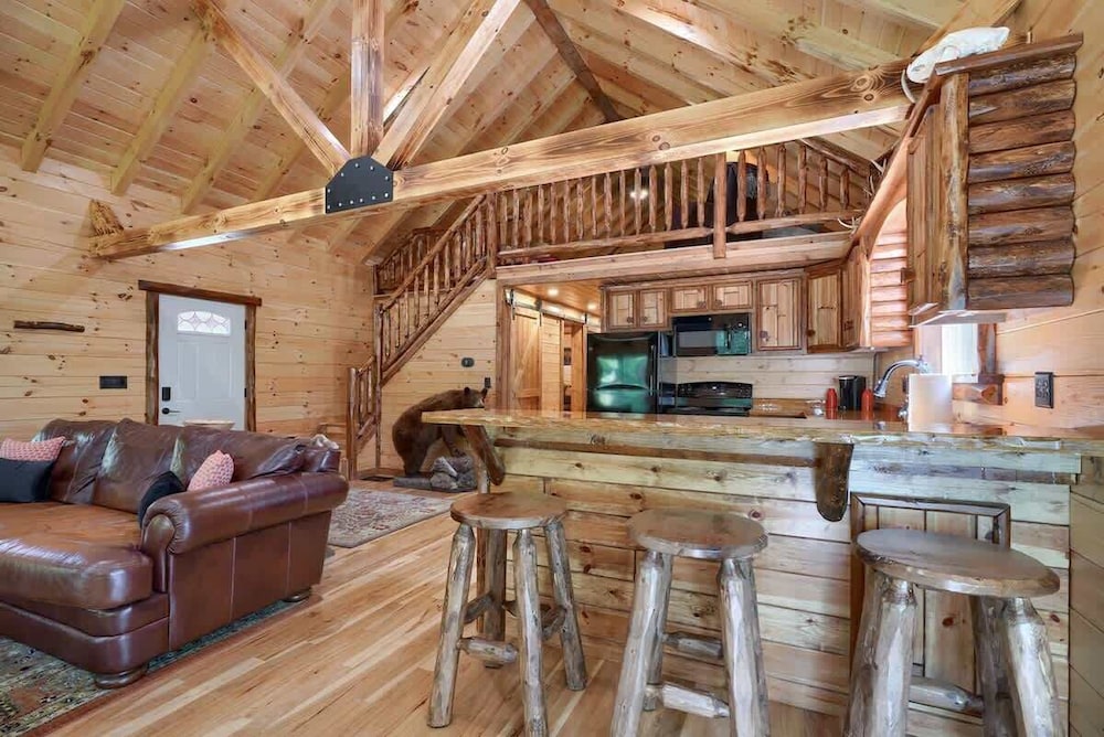Seven Pines Cabin - Secluded in Hocking Hills