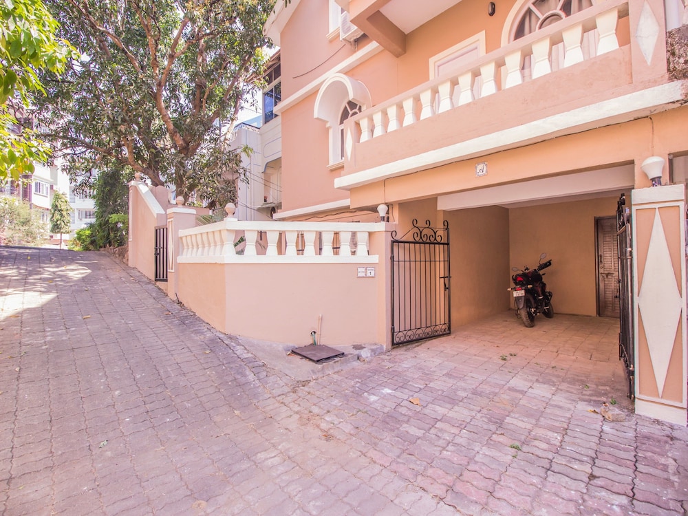 OYO 11443 Home Exotic Studio Panjim