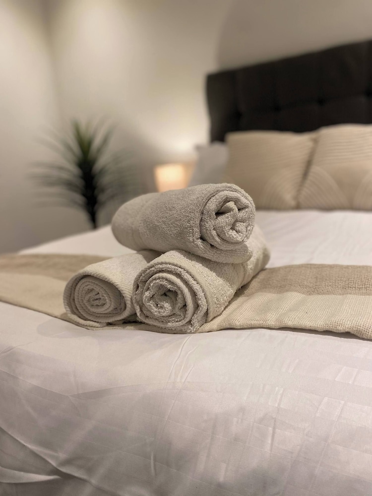 The Dyche - Central Manchester Spacious Apartment - Local Attractions