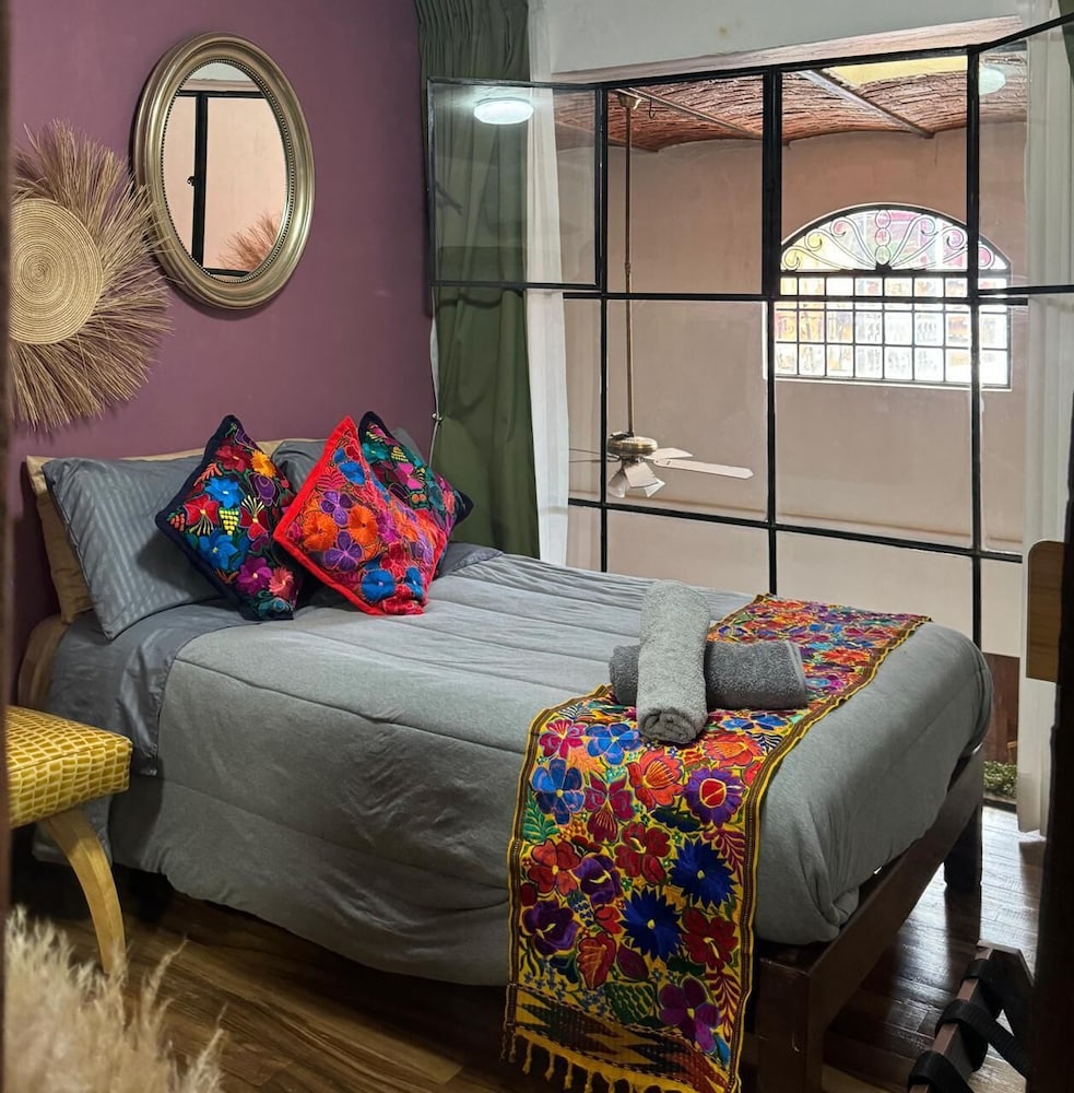 Homestal California Hostal Tlaquepaque