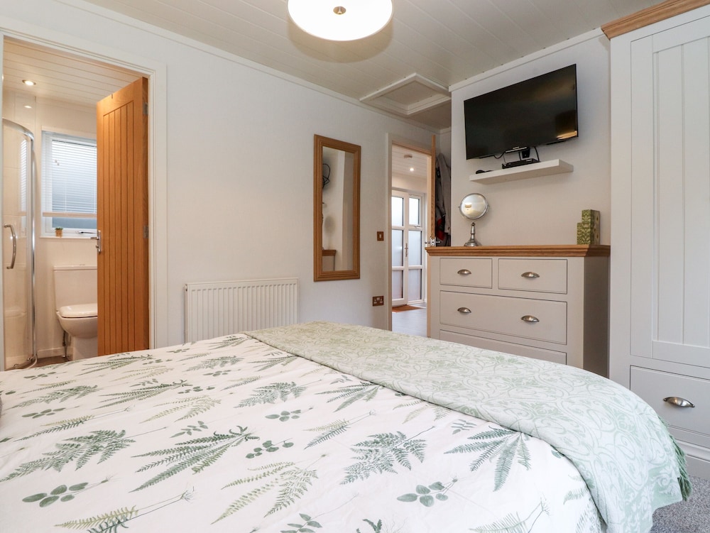 Bowness Bay Lodge
