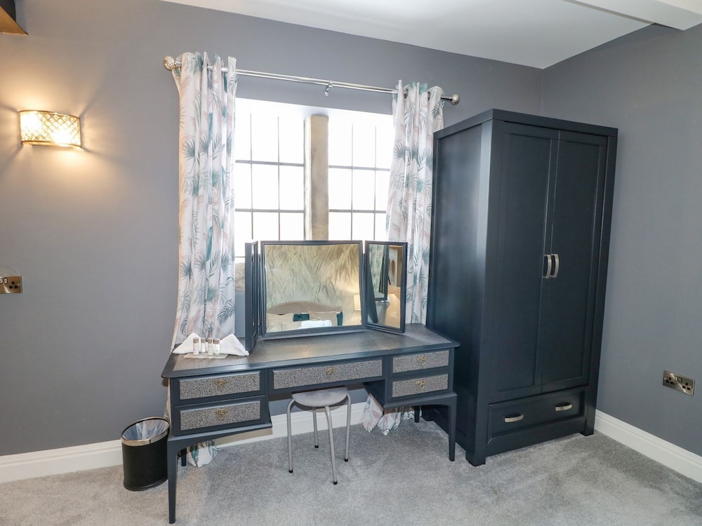Hunters Lodge at Wildersley Farm