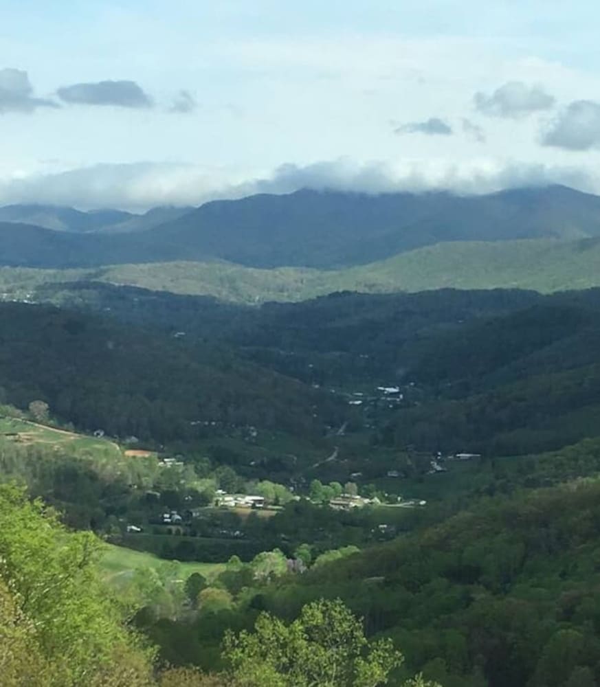 Sky-high Mountain Luxury w Jaw Dropping Views