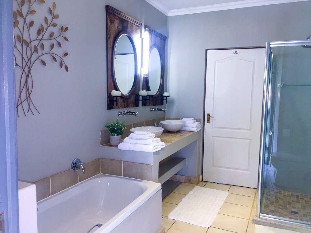 Amoris Guest House - Waterkloof Ridge