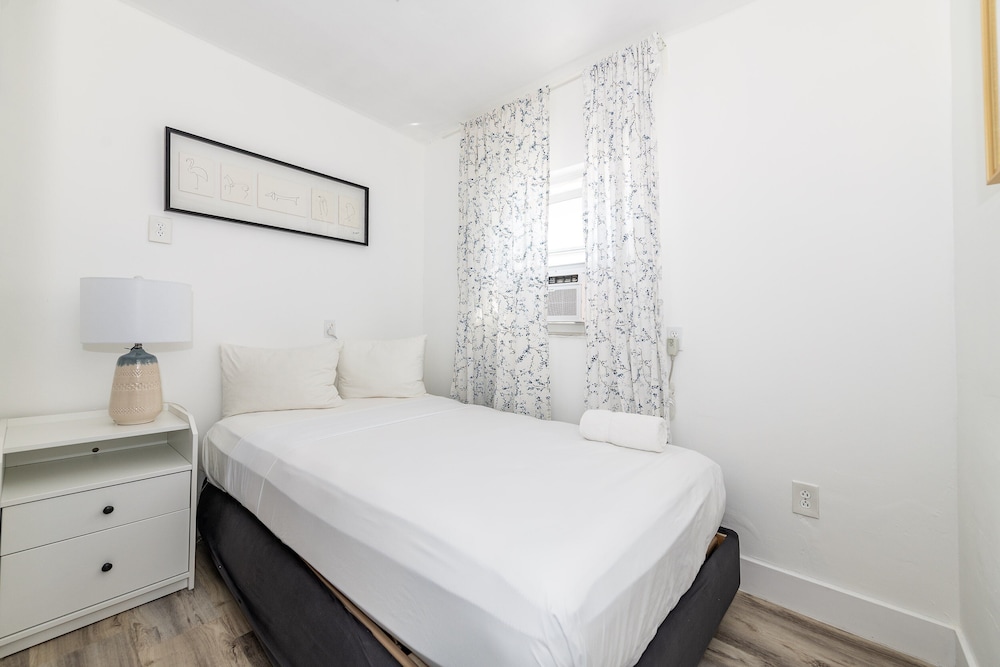 SOFI BEACH APARTMENT view 3