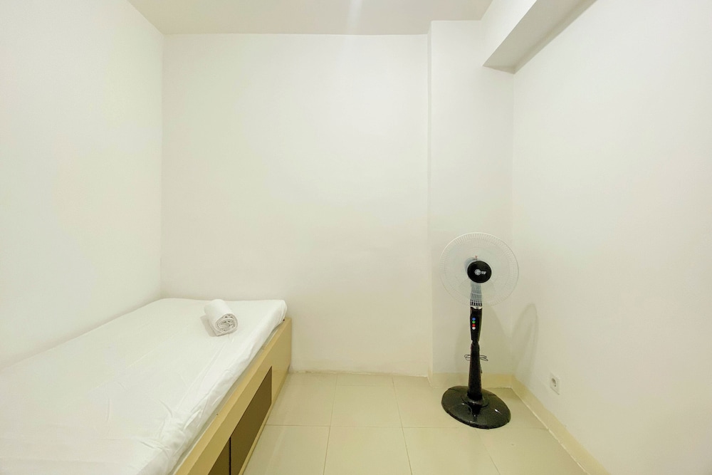 Comfort Living And Modern 2Br At Bassura City Apartment