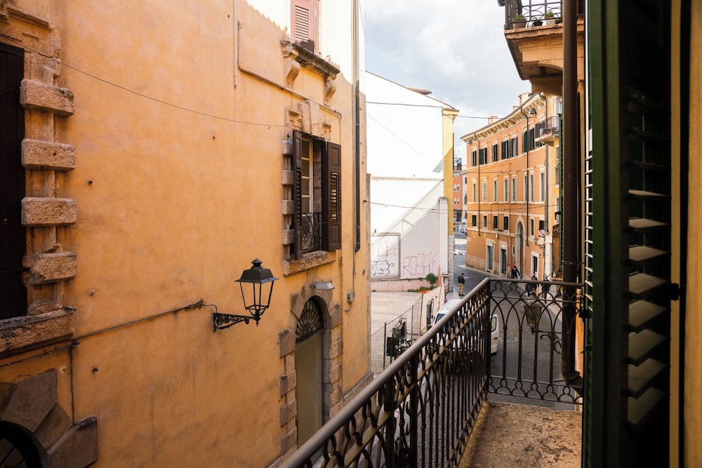 Moderna casa a 30 metri dall'Arena