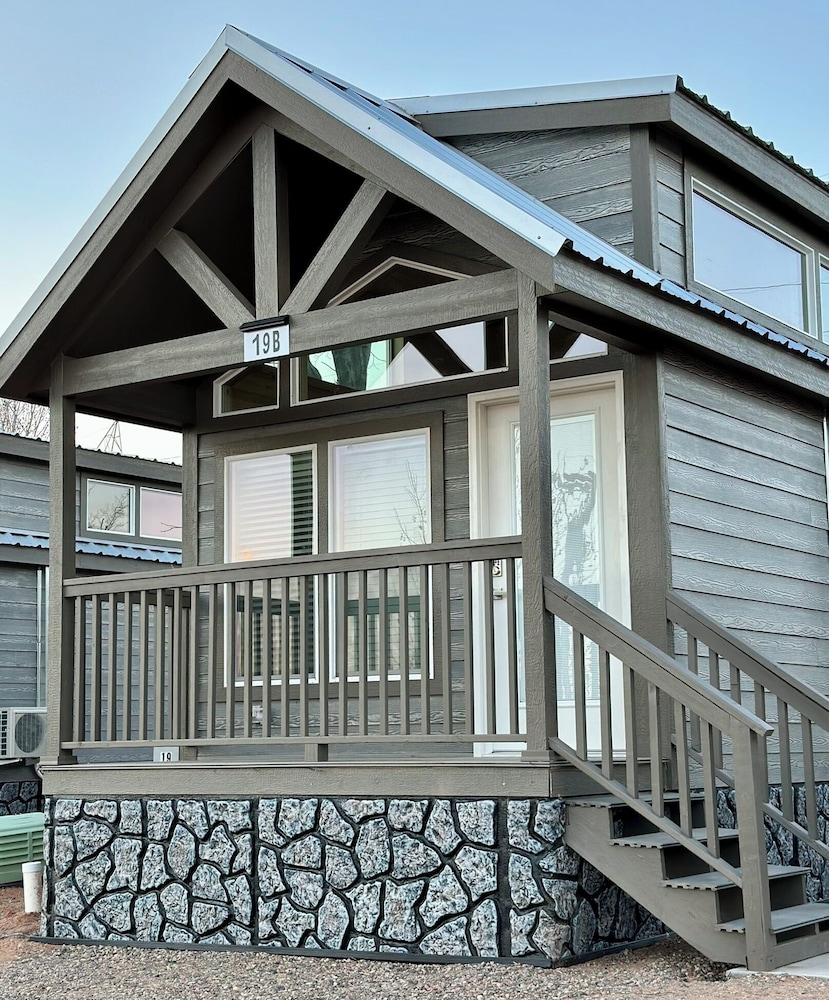 Luxury Tiny Homes - Deluxe King Room