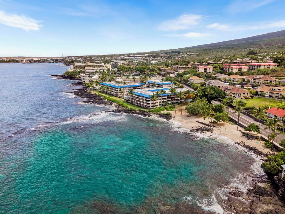 Easy Walk to Town Ocean Front AC & Wifi - Vrkcv