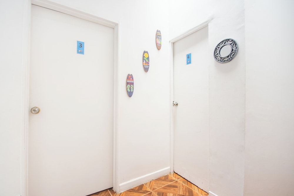Blue Coast Hostal - Hostel