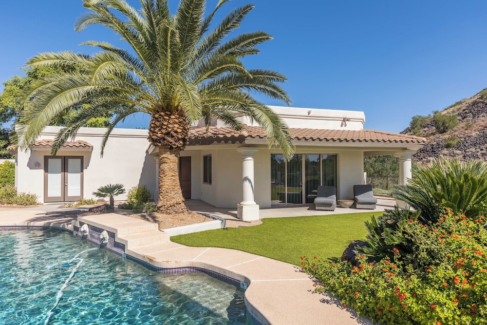Luxury Mountain Estate-pool-spa-bbq+bar-fire pit