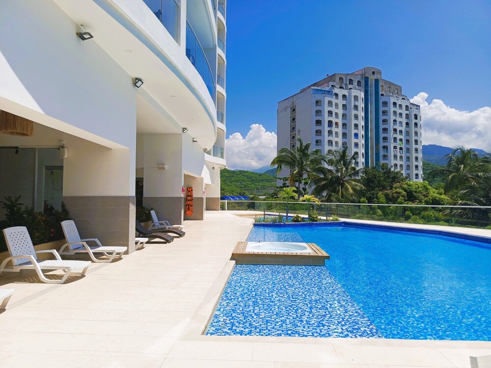 Apartasuites Sierra Beach - Vista al Mar