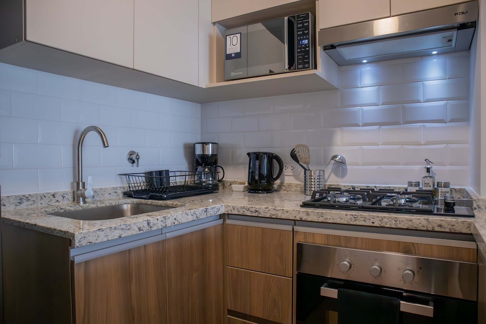 Picturesque 2BR With Fantastic Pool in Miraflores