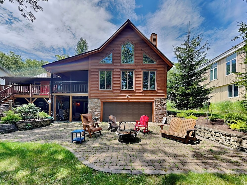 Crow's Point Lakehouse by Taylor Made Deep Creek