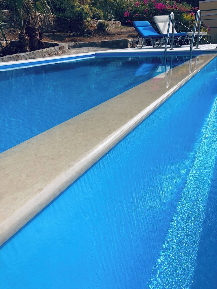 Villa With Pool Sea View Fitness