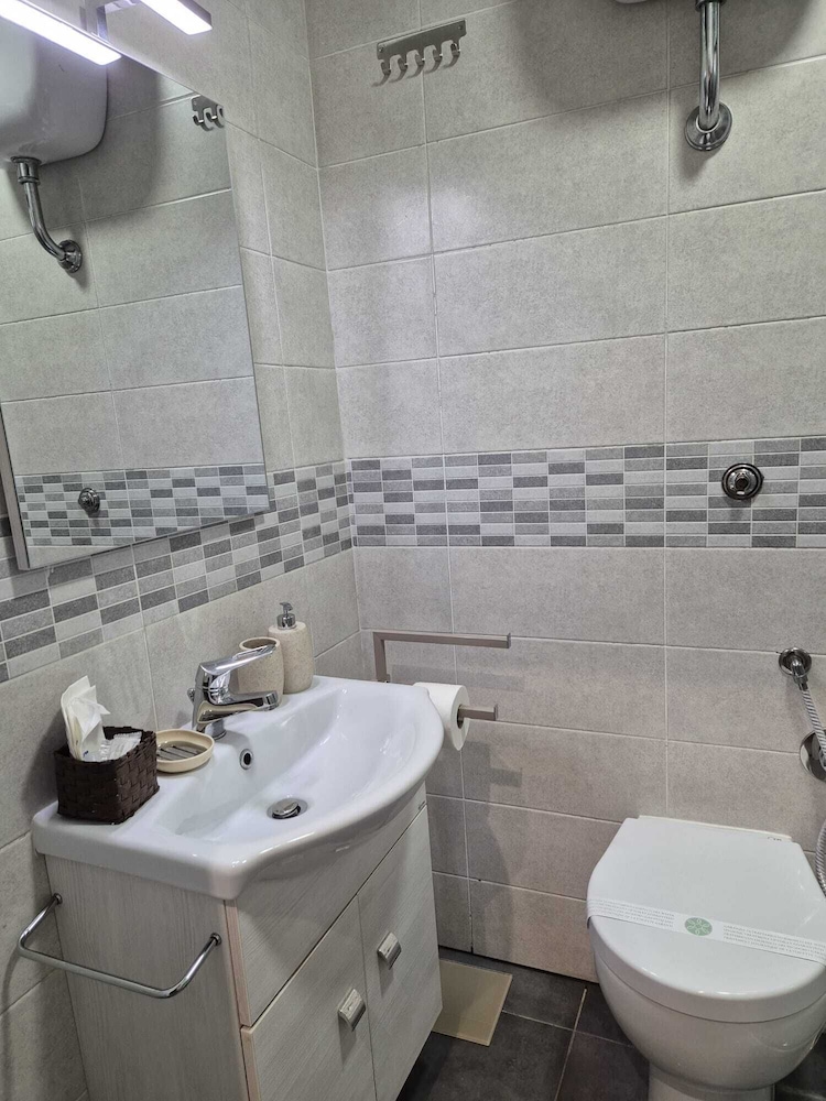 Clale Rooms