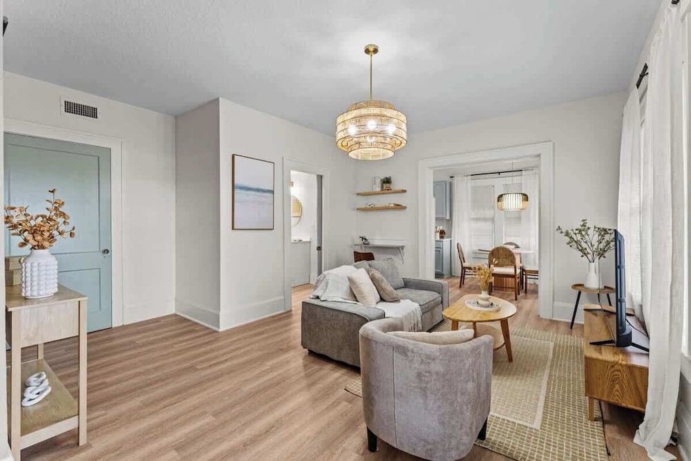 304 Lakeshore - Unit 1 and 2