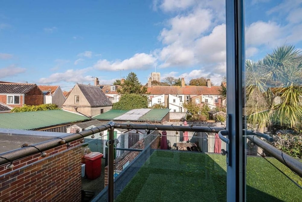 Papillon in Southwold Holiday Let With Balcony From Air Manage Suffolk view 2