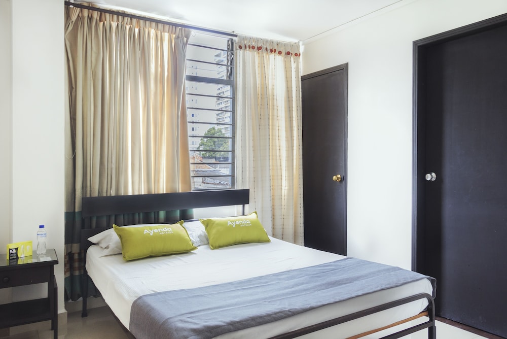 Hotel Colonial Plaza - Image 1