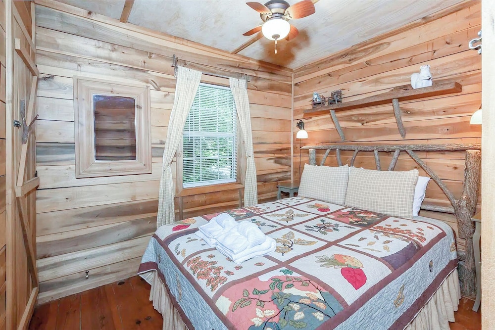 The Cabins at Seven Foxes