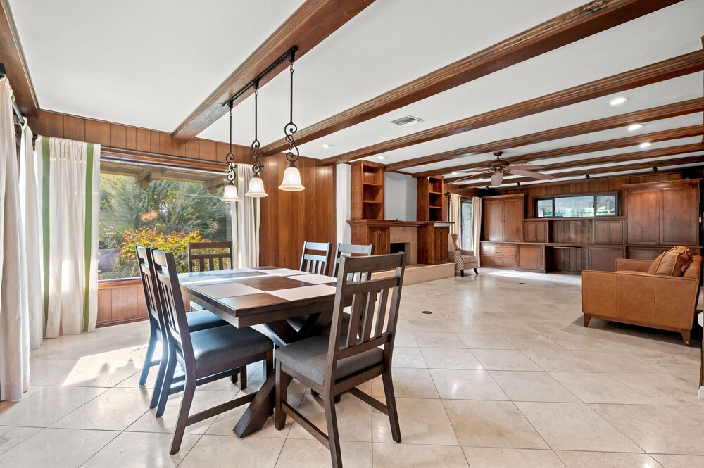 Bright Family Getaway Large Backyard Oasis Patio