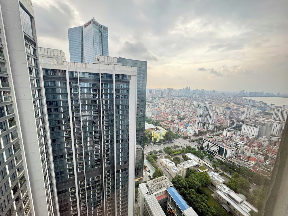 Royal Condotel in Vinhomes Metropolis