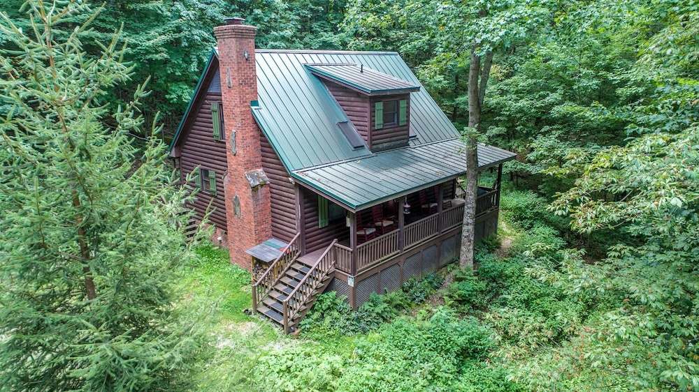 Hidden Creek Cabin Apartment