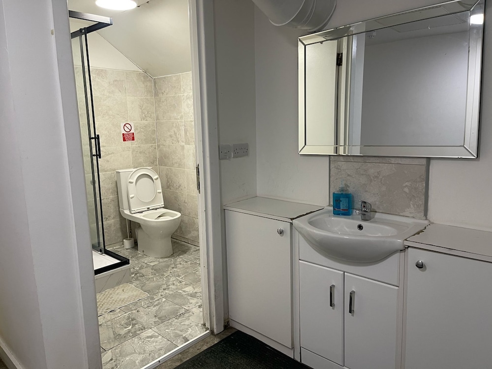 Rahman Hostel - Manchester