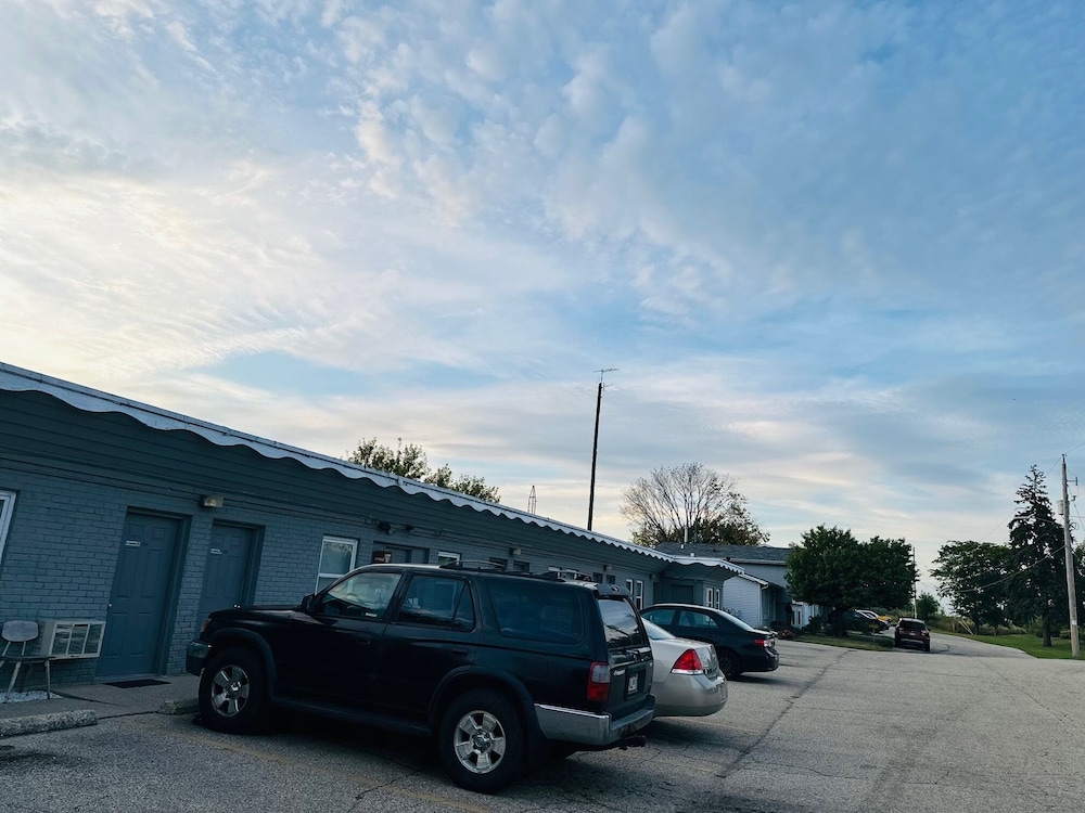 Oasis Inn Kenosha
