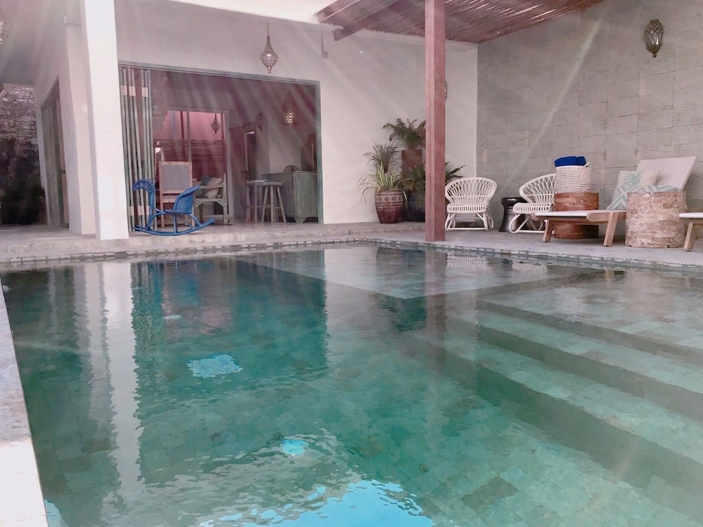 Pineapple Lazy Beach Villa