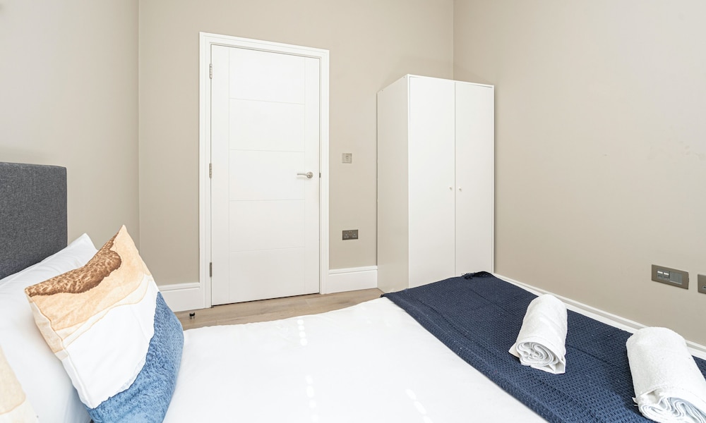 Superb Apartments opp Edgware Rd Station