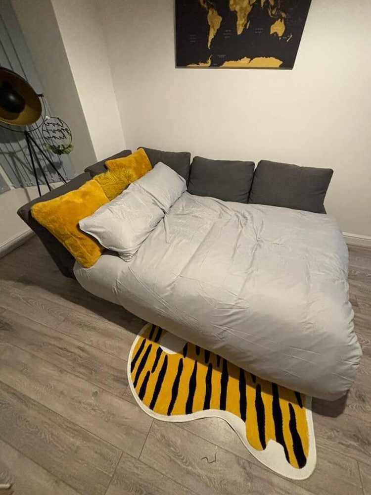 Apartment in Leeds Close to City Centre view 4